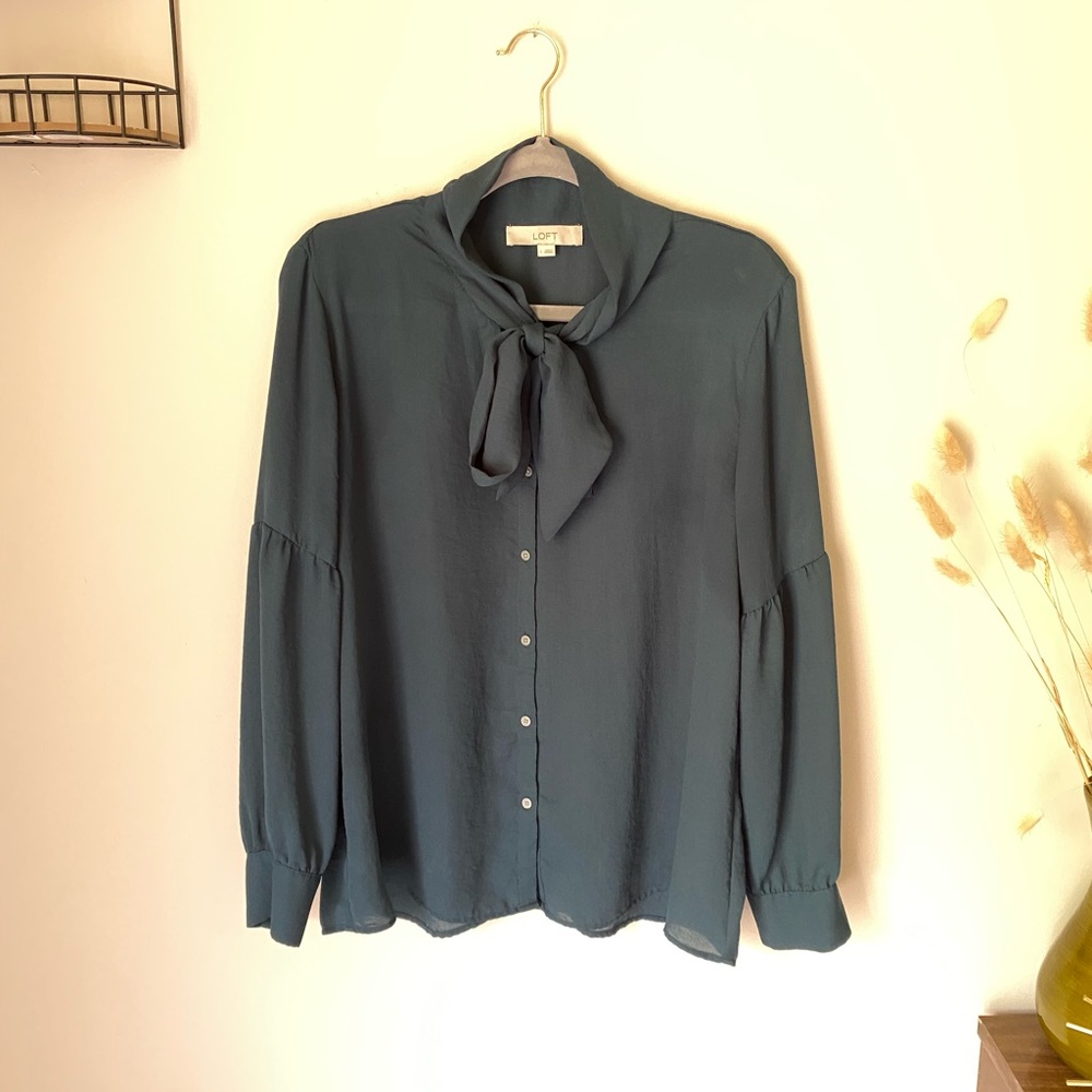 Ann Taylor Loft emerald green blouse